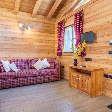 מדונה די קמפיליו Chalet Camping Fae 1 מראה חיצוני תמונה